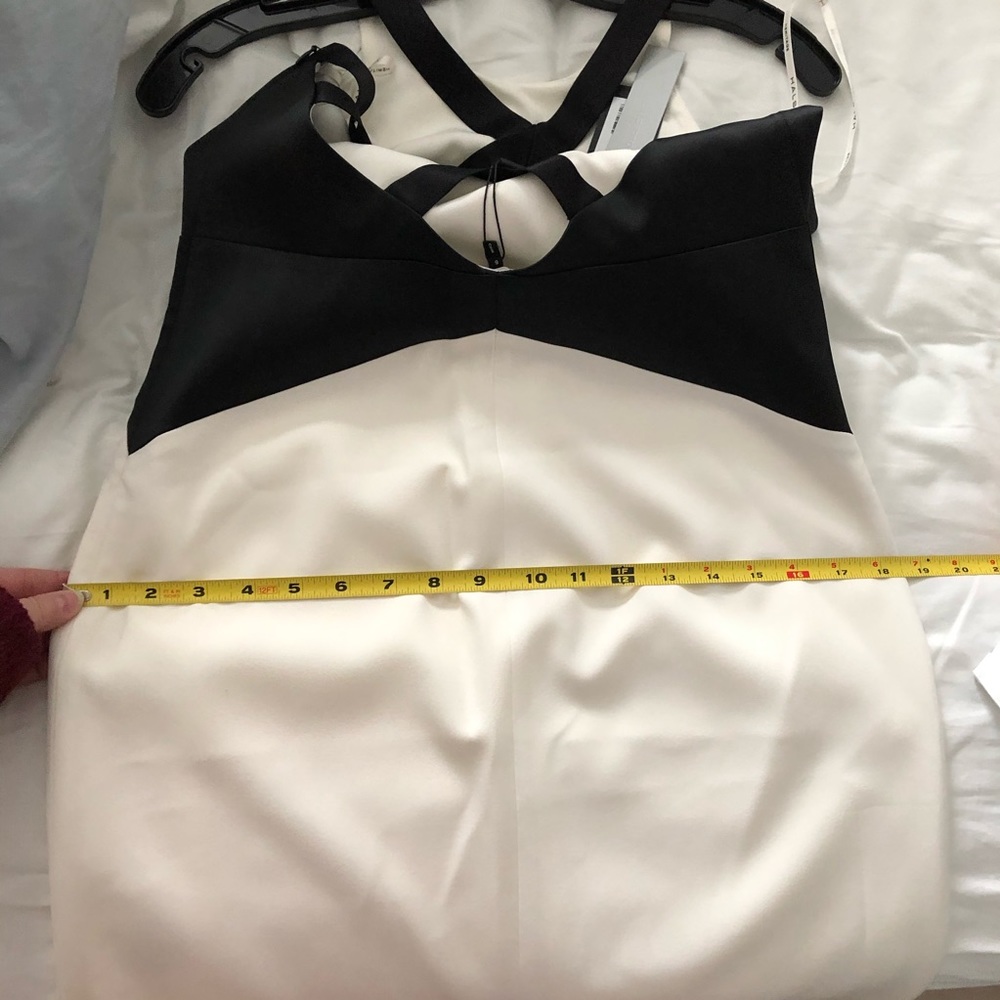 NWT- HALSTON Sleeveless Round Neck Dress - Picture 15 of 16